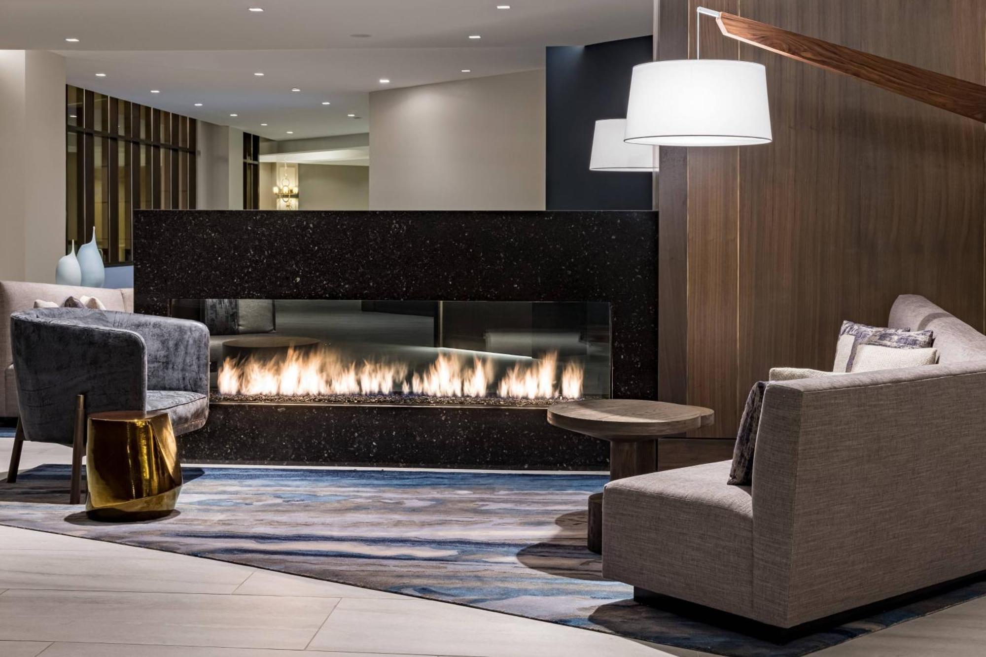 Richmond Marriott Hotel Exterior photo